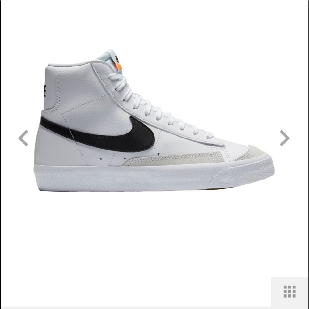 New Women’s Nike Blaze size 5 youth